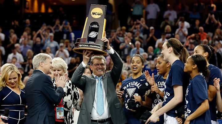 UConn’s Geno Auriemma released from hospital