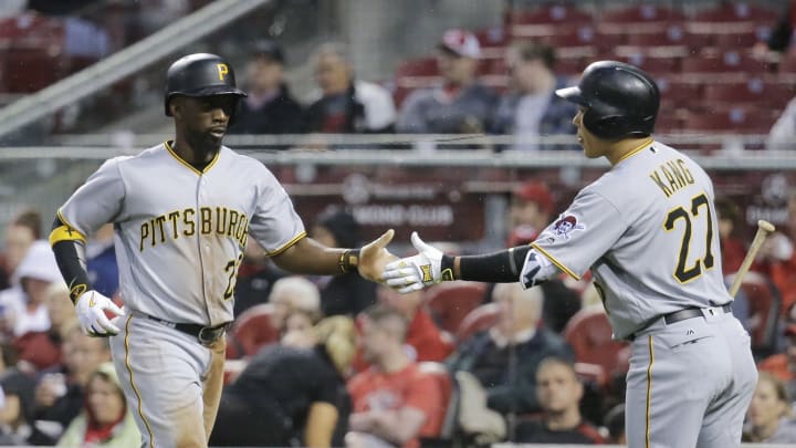 LEADING OFF: Sale seeks 8th win, Pirates try to slow Cubs