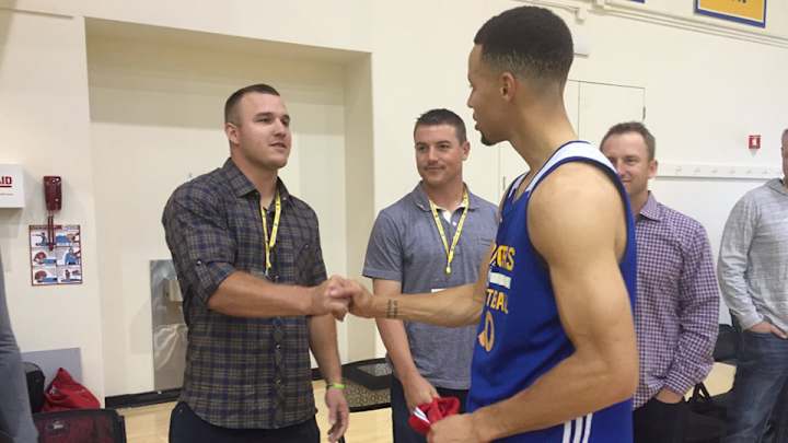 Watch: Mike Trout meets Steph Curry, beats Draymond Green in PIG Watch: Mike Trout meets Steph Curry, beats Draymond Green in PIG