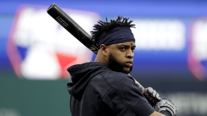 Indians expected to pick up Santana's $12 million option