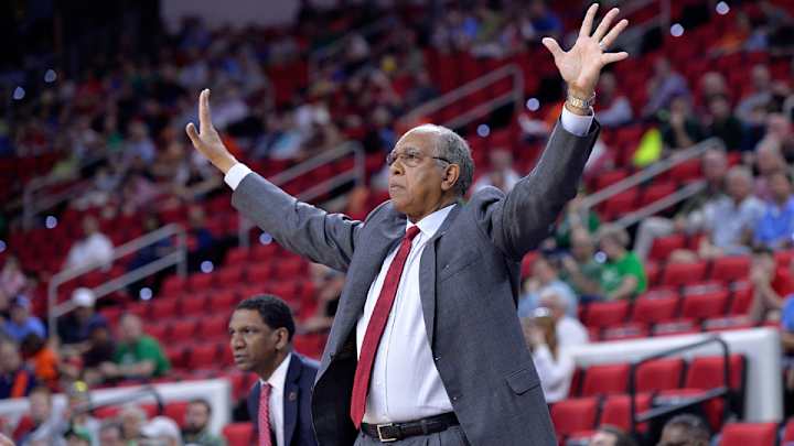 Report: Memphis to hire Tubby Smith for head coaching position