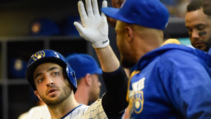 Fowler returns with a homer, Cubs down Brewers 5-2