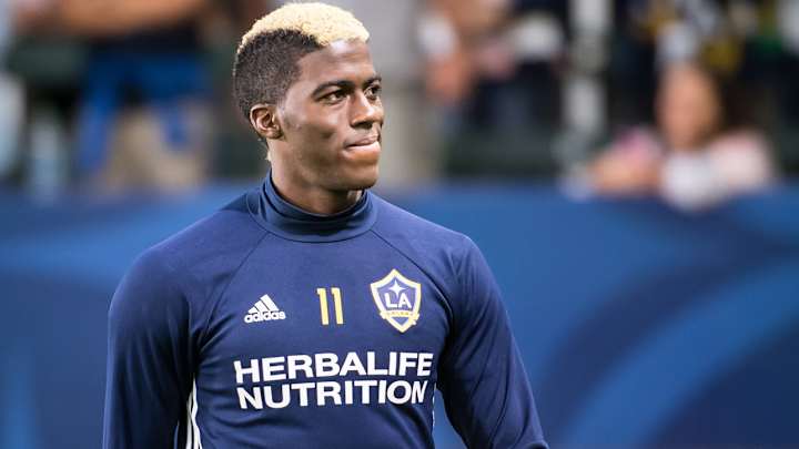 Gyasi Zardes out for rest of MLS's regular season with broken foot