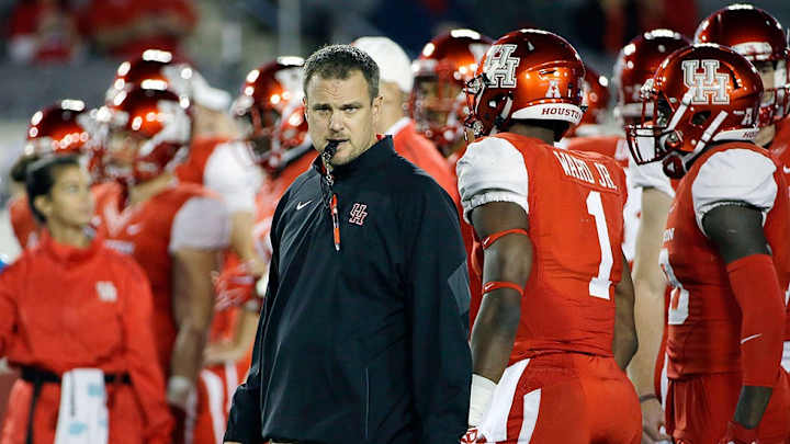 Big 12 audition? As Houston preps for Oklahoma, all anyone can talk about is conference expansion; Punt, Pass & Pork