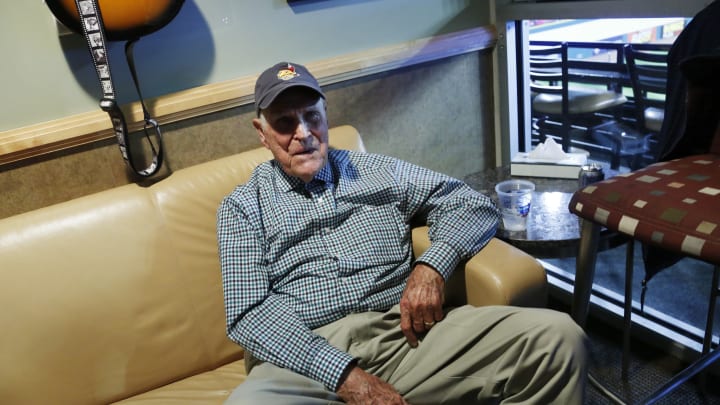 Last living player from Indians' 1948 title team at Game 6