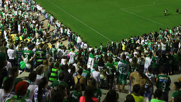 Watch: Atletico Nacional fans pay tribute to Chapecoense Watch: Atletico Nacional fans pay tribute to Chapecoense