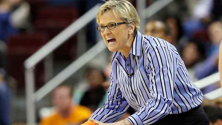 Lady Vols' Warlick focusing on positive amid difficult year Lady Vols' Warlick focusing on positive amid difficult year