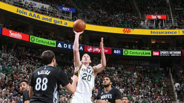 Hayward scores 22, Jazz defeat Timberwolves 98-85