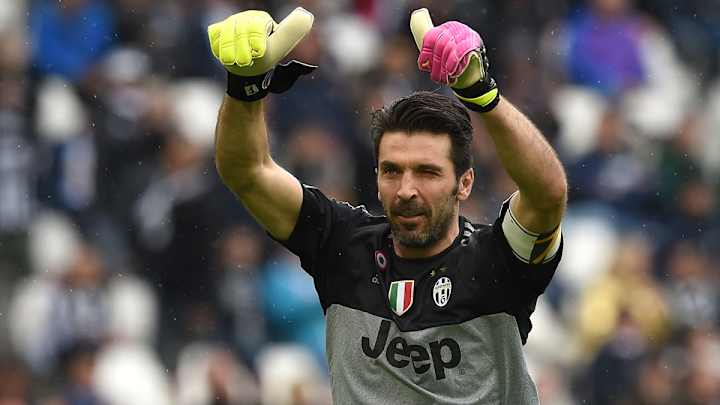 Gianluigi Buffon signs Juventus extension through 2018