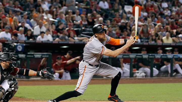 Moore fans 11 as Giants sweep Diamondbacks