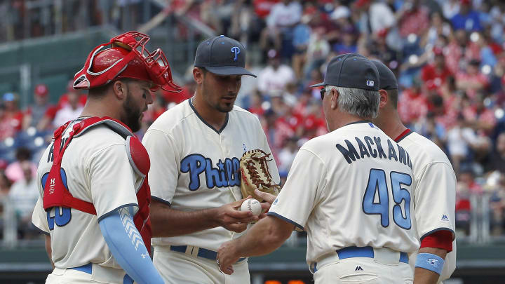 Bradley helps Diamondbacks beat Phillies