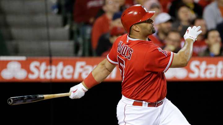 Albert Pujols hits 2 homers in Angels' 6-1 win over Royals