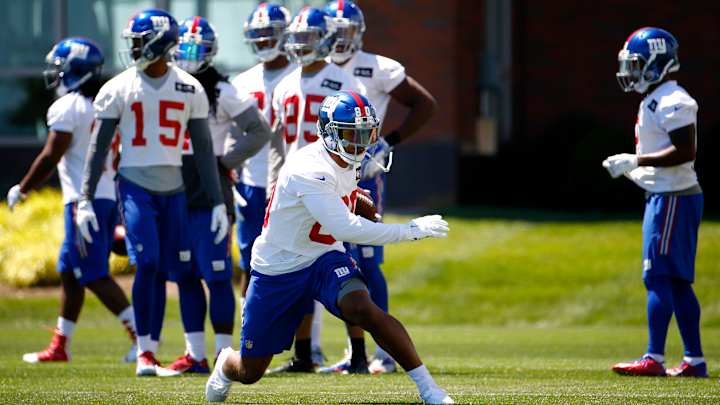 Giants receiver Victor Cruz takes next step in recovery