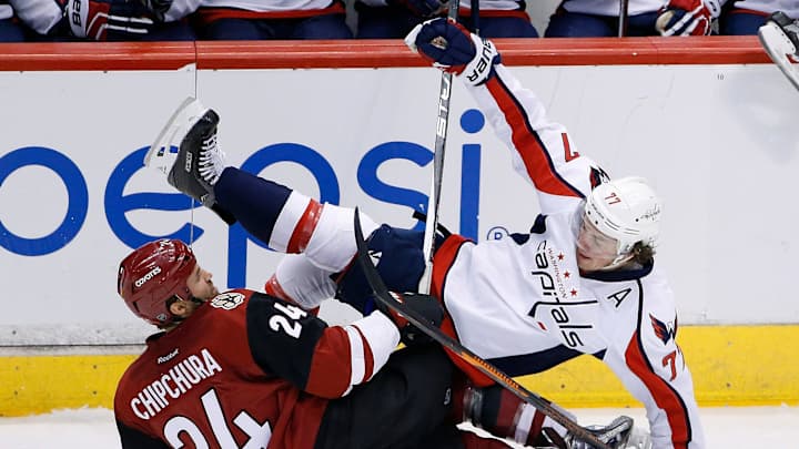 Smith stops 31 shots, Coyotes blank NHL-leading Capitals 3-0