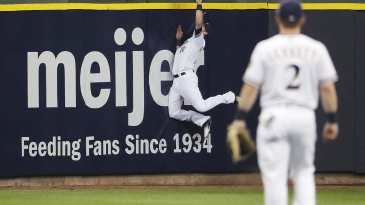 Brewers' Anderson loses no-hit bid, still beats Cubs 4-2