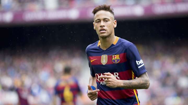 Watch Neymar take swings, juggle a baseball in a Mets jersey