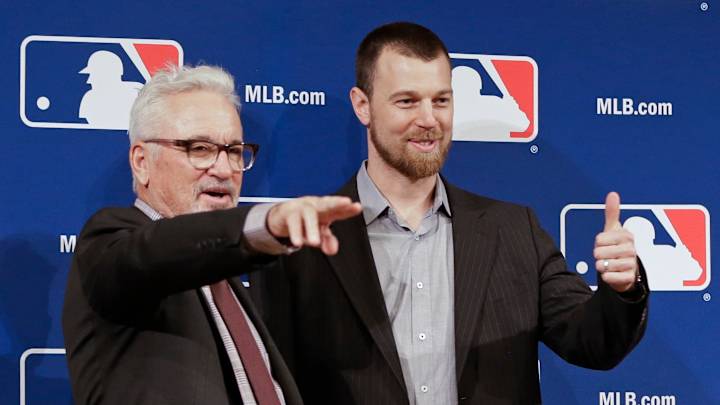 Veteran Zobrist expected to help Cubs play small ball