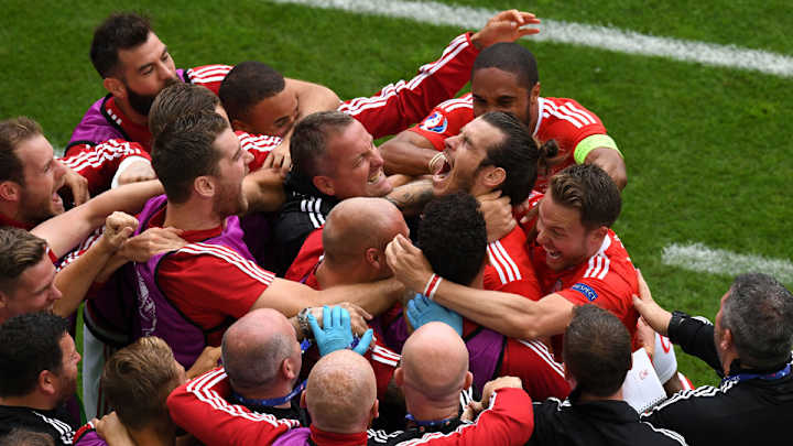 Watch: Bale's free kick, Robson-Kanu's goal lead Wales over Slovakia Watch: Bale's free kick, Robson-Kanu's goal lead Wales over Slovakia