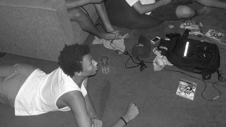 This photo of Ben Simmons and Dante Exum playing video games will make you feel old