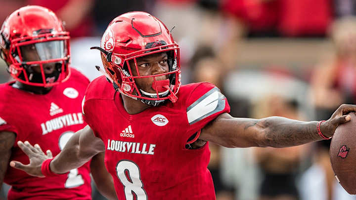 The new Superman: Look, up in the Heisman rankings! It's a Cardinal! It's a quarterback! It's Louisville's Lamar Jackson