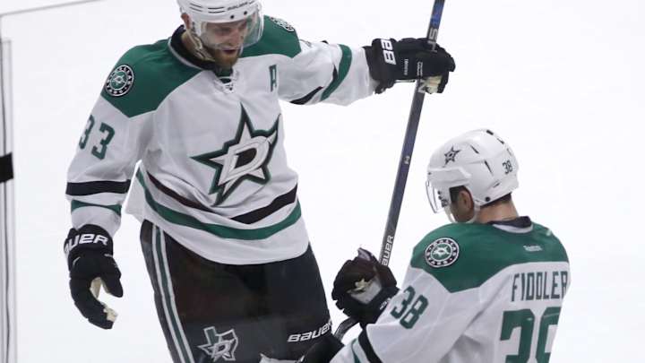 Stars clinch playoff spot with 6-2 victory over Blackhawks