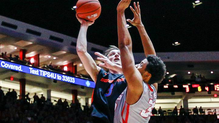 New Mexico rallies from 15-point hole, beats Boise St. 80-78 New Mexico rallies from 15-point hole, beats Boise St. 80-78
