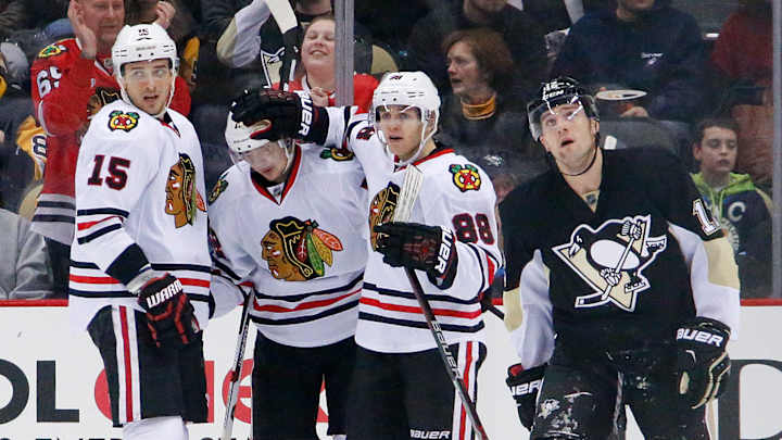 Panarin scores twice as Blackhawks top Penguins 3-2