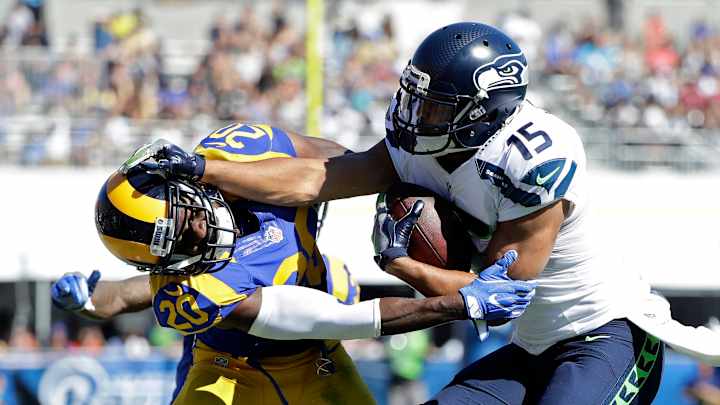 Joyner playing on broken toe to keep Rams' defense straight