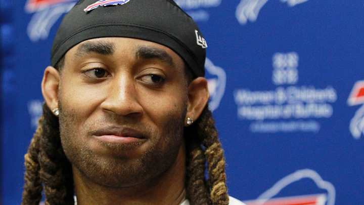 Bills' Gilmore regrets snapping at teammate in loss to Pats