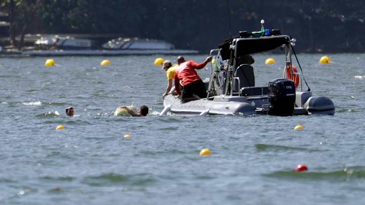 Weather woes for rowing as Serbs capsize in choppy water