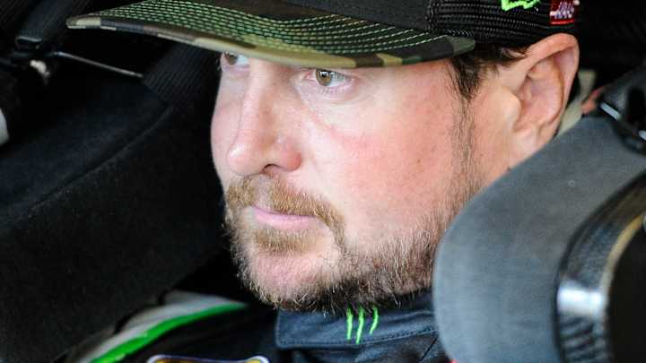 Kurt Busch claims pole in Las Vegas with 'insanely fast' lap