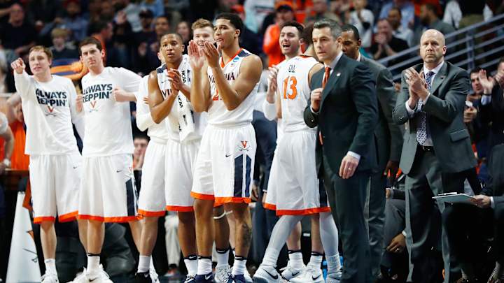 Virginia basketball team kneels 'for injustice'