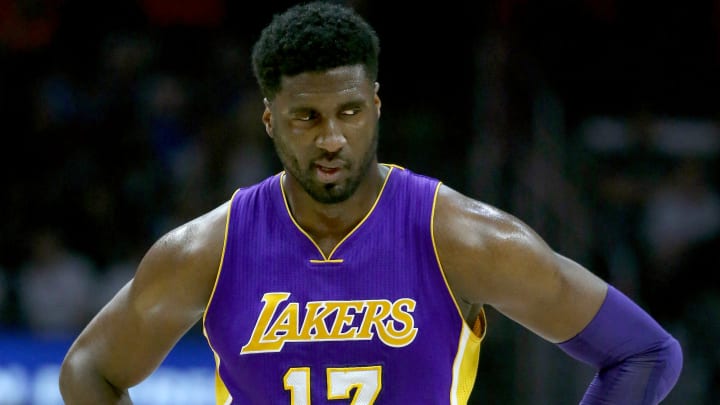 AP source: Hornets add depth with Hibbert, Sessions