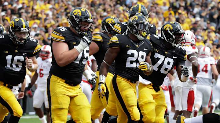 Wadley runs No. 17 Iowa to 45-21 win over Miami (Ohio) Wadley runs No. 17 Iowa to 45-21 win over Miami (Ohio)