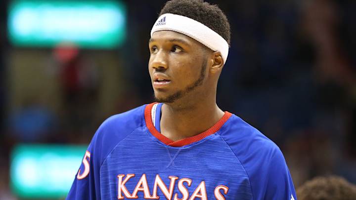 Kansas forward Carlton Bragg Jr. arrested on battery charge Kansas forward Carlton Bragg Jr. arrested on battery charge