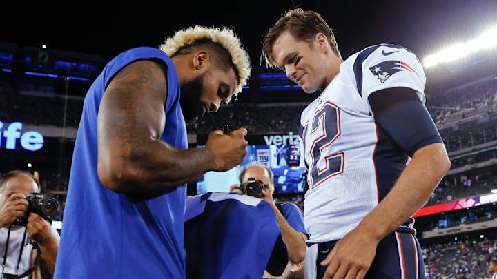 Odell Beckham signed a jersey for a fan