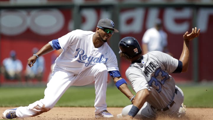 Cuthbert's RBI single in 13th lifts Royals past Ti