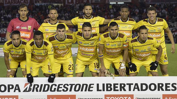 Venezuelan team bus hijacked by armed men, players robbed