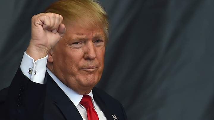 Shannon Sharpe: Players shouldn't talk about Trump, Clinton in locker room