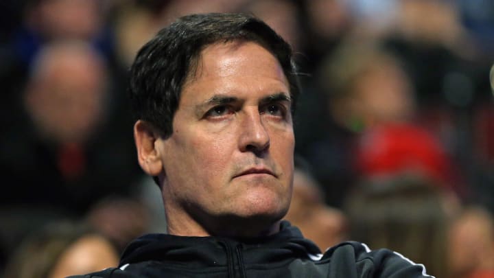 Mavericks owner Mark Cuban blasts referee on Twitter during game Mavericks owner Mark Cuban blasts referee on Twitter during game