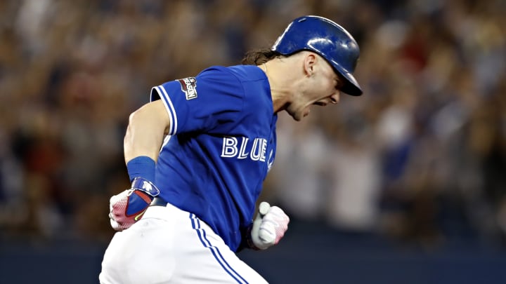 LEADING OFF: Indians aim to win ALCS, Game 4 of Cubs-Dodgers