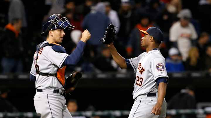 Gattis homers in 11th, White hits 2 as Astros top White Sox