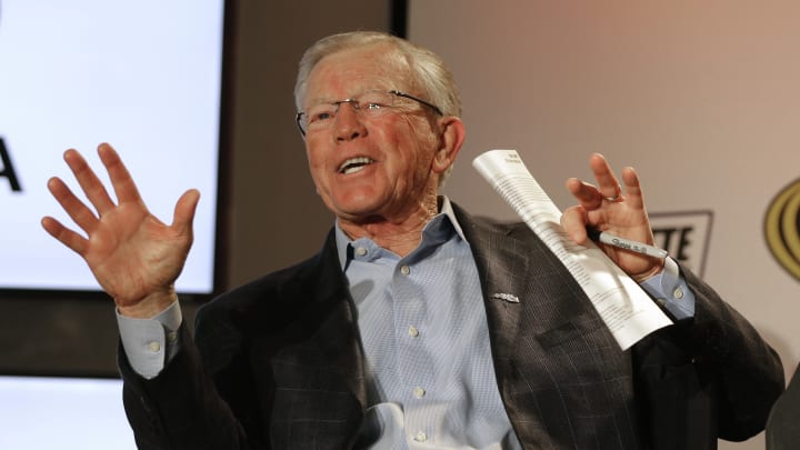 Dusty Baker seeks advice from Joe Gibbs about Nats' job