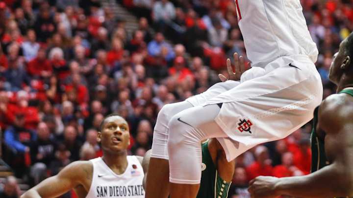 Hemsley, Aztecs hold off CSU 69-67 for 10th straight win