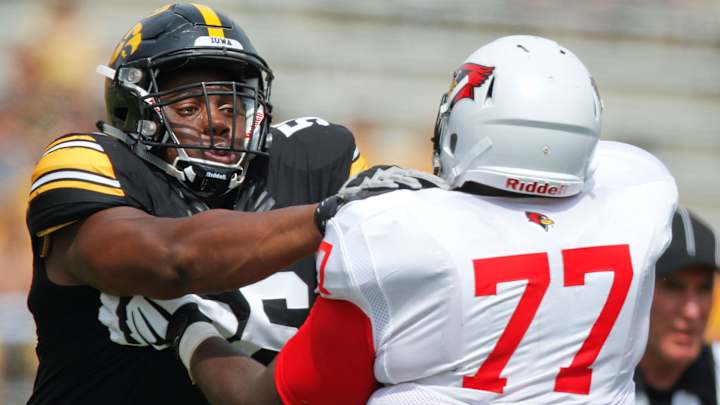 Iowa DL mistakenly stopped by police at gunpoint while playing Pokémon Go Iowa DL mistakenly stopped by police at gunpoint while playing Pokémon Go