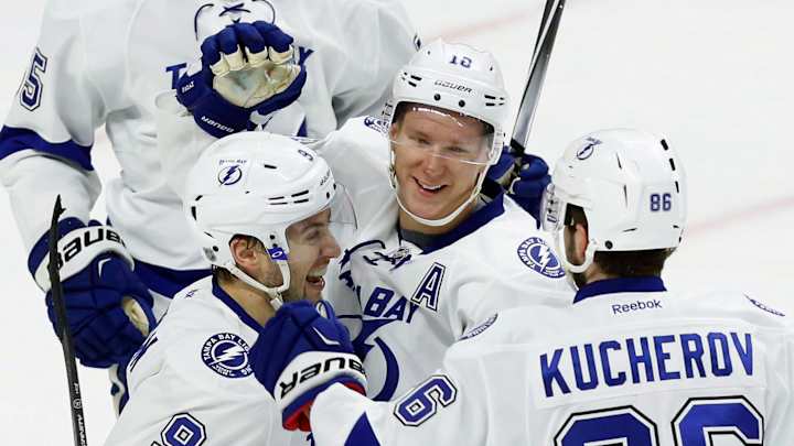 Lightning win 8th straight, 4-1 over Senators