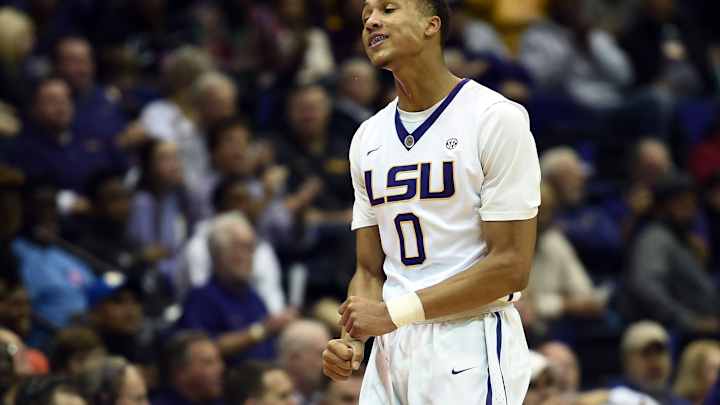 Watch: LSU’s Brandon Sampson emphatically misses dunk