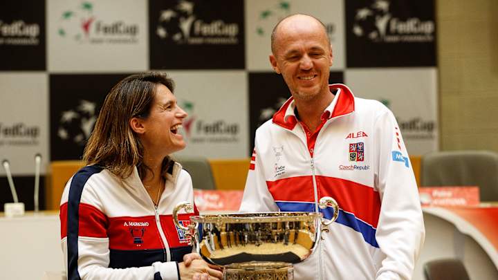 Mauresmo steps down as France's Fed Cup captain