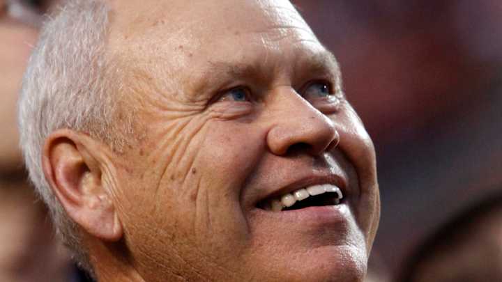 Ex-Vols pay tribute to Phillip Fulmer at charity roasts