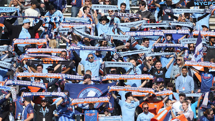 Watch: NYCFC, Red Bulls fans separated by police before game Watch: NYCFC, Red Bulls fans separated by police before game